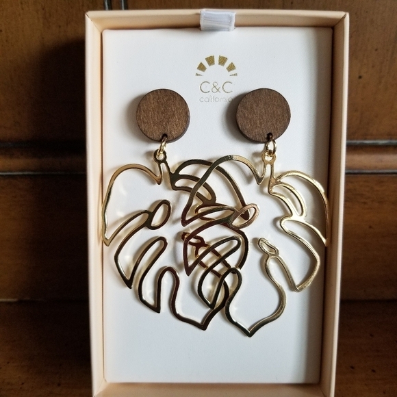 C & C California Gold Leaf Tropical Wood Dangle Drop Boho Chic Earri… - Picture 1 of 6
